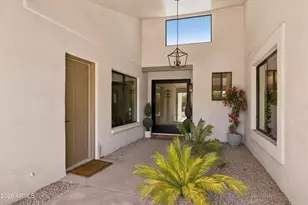 8655 N Farview Dr, Scottsdale, AZ 85258 - Photo 3