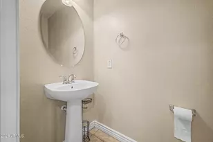 7829 W Pike Pl, Phoenix, AZ 85035 - Photo 7