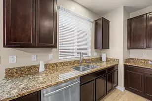 7829 W Pike Pl, Phoenix, AZ 85035 - Photo 9