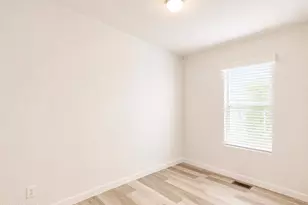 1250 E Bell Rd, Phoenix, AZ 85022 - Photo 9