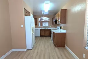 13216 W Mauna Loa Ln, Surprise, AZ 85379 - Photo 5