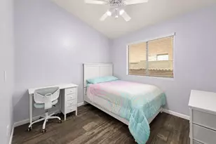 13330 W Caribbean Ln, Surprise, AZ 85379 - Photo 17