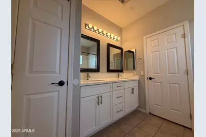 885 E Cherry Hills Drive, Chandler, AZ 85249 - Photo 5