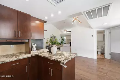 933 E Leeward Lane, Tempe, AZ 85283 - Photo 13