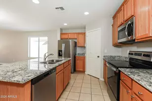 1069 W Desert Hills Dr, San Tan Valley, AZ 85143 - Photo 7