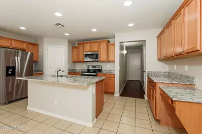 1069 W Desert Hills Drive, San Tan Valley, AZ 85143 - Photo 9