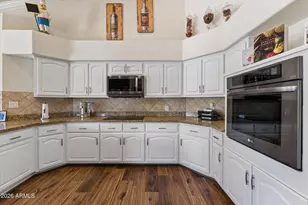 4637 W Misty Willow Ln, Glendale, AZ 85310 - Photo 9