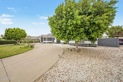 5442 W Fallen Leaf Lane, Glendale, AZ 85310 - Photo 5