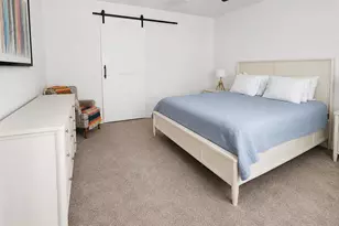 2334 E Levi Dr, Phoenix, AZ 85040 - Photo 15