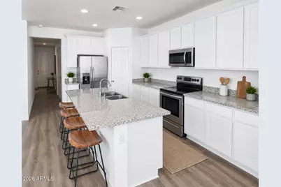 2334 E Levi Drive, Phoenix, AZ 85040 - Photo 9