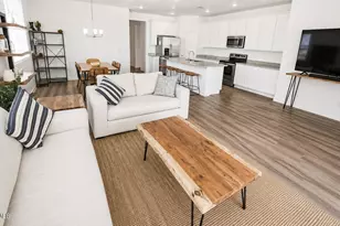 2334 E Levi Dr, Phoenix, AZ 85040 - Photo 11