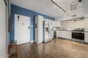 357 E Thomas Rd, Phoenix, AZ 85012 - Photo 13