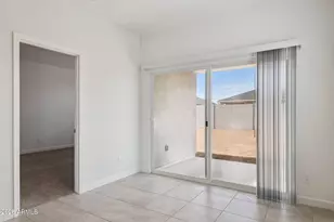 5537 E Darwin Dr, San Tan Valley, AZ 85140 - Photo 11