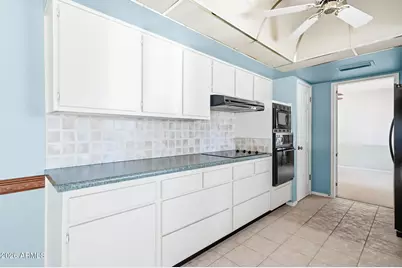 9810 W Lindgren Avenue, Sun City, AZ 85373 - Photo 15