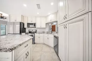 1536 E Meadow Ln, Phoenix, AZ 85022 - Photo 13