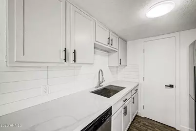 4634 E Southgate Avenue, Phoenix, AZ 85040 - Photo 11