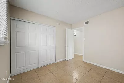 5220 N 68th Avenue, Glendale, AZ 85303 - Photo 27