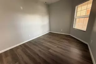 10823 N 70th Ave, Peoria, AZ 85345 - Photo 7