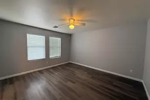 10823 N 70th Ave, Peoria, AZ 85345 - Photo 11