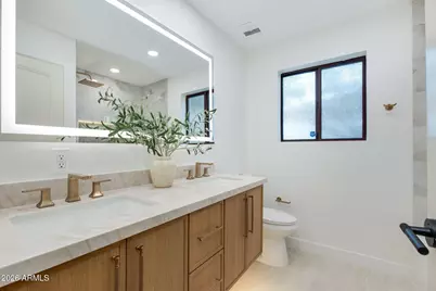 8562 E Turney Avenue, Scottsdale, AZ 85251 - Photo 11