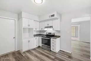 3709 W Yucca St, Phoenix, AZ 85029 - Photo 9