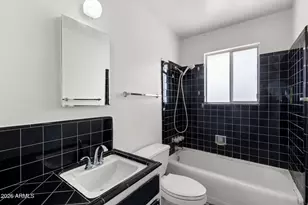 2242 E Chipman Rd, Phoenix, AZ 85040 - Photo 15
