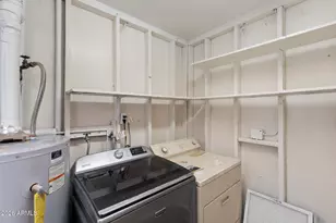 2242 E Chipman Rd, Phoenix, AZ 85040 - Photo 17