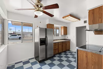 2242 E Chipman Road, Phoenix, AZ 85040 - Photo 7