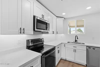 2750 E Wier Avenue, Phoenix, AZ 85040 - Photo 15