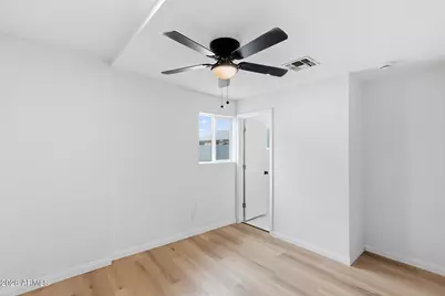 2750 E Wier Avenue, Phoenix, AZ 85040 - Photo 9