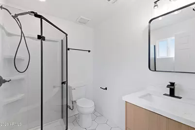2750 E Wier Avenue, Phoenix, AZ 85040 - Photo 11