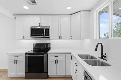 2750 E Wier Avenue, Phoenix, AZ 85040 - Photo 17