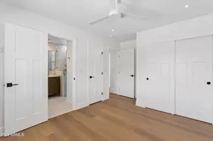 939 E Berridge Ln, Phoenix, AZ 85014 - Photo 15