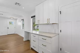 939 E Berridge Ln, Phoenix, AZ 85014 - Photo 13