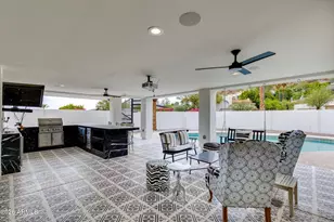 2102 E Orangewood Ave, Phoenix, AZ 85020 - Photo 25