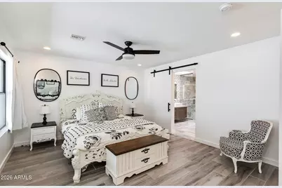 2102 E Orangewood Avenue, Phoenix, AZ 85020 - Photo 13