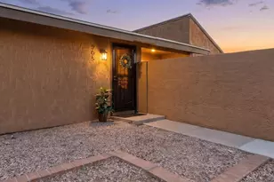 905 S Hacienda Dr, Tempe, AZ 85281 - Photo 1