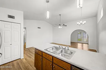 7021 S 43rd Way, Phoenix, AZ 85040 - Photo 9
