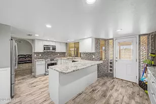 6622 S 66th Ave, Laveen, AZ 85339 - Photo 11
