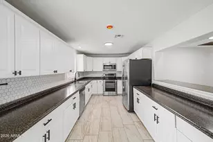 10633 N 17th Ave, Phoenix, AZ 85029 - Photo 11
