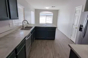 12018 W Holly St, Avondale, AZ 85392 - Photo 11