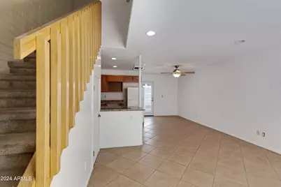 2021 S Granada Drive #Apt 10, Tempe, AZ 85282 - Photo 7
