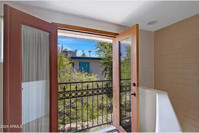2021 S Granada Drive #Apt 10, Tempe, AZ 85282 - Photo 5