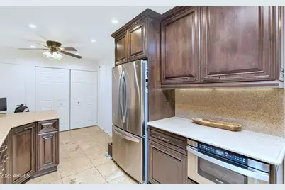 3401 N 37th Street #Unit 7, Phoenix, AZ 85018 - Photo 7