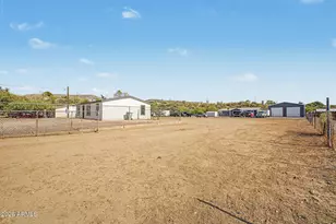 20421 E Kiva Rd, Black Canyon City, AZ 85324 - Photo 21
