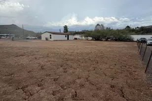 20421 E Kiva Rd, Black Canyon City, AZ 85324 - Photo 15