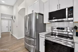 8947 W Sierra Vista Dr, Glendale, AZ 85305 - Photo 15