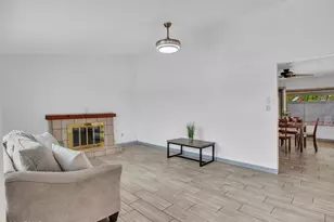 2324 W Port Au Prince Ln, Phoenix, AZ 85023 - Photo 7