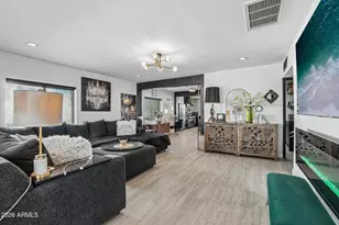 1725 E Verde Ln, Phoenix, AZ 85016 - Photo 9