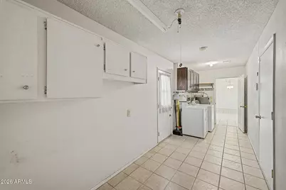 16022 N Lakeforest Drive, Sun City, AZ 85351 - Photo 15